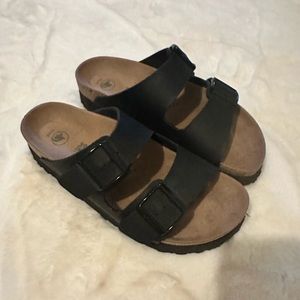 Black platform Birkenstock sandals. Practically brand new! Eu 39.